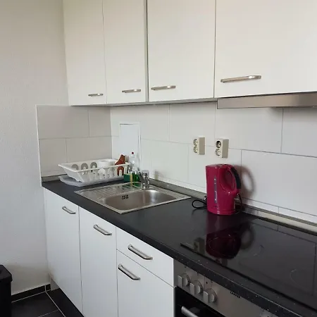 Apartment Monteurwohnung Fuer 6 Personen In Leipzig